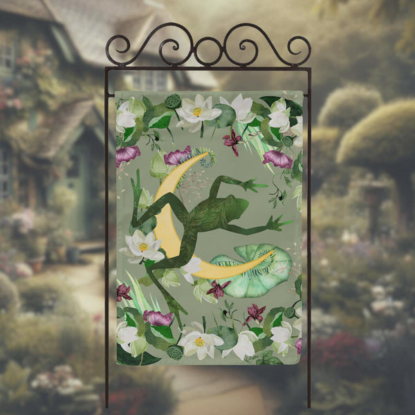 a picture of a frog on a flowered background
