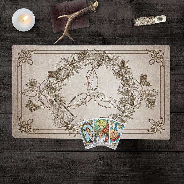 Vintage Triquetra Altar Cloth Tarot Cloth Rec